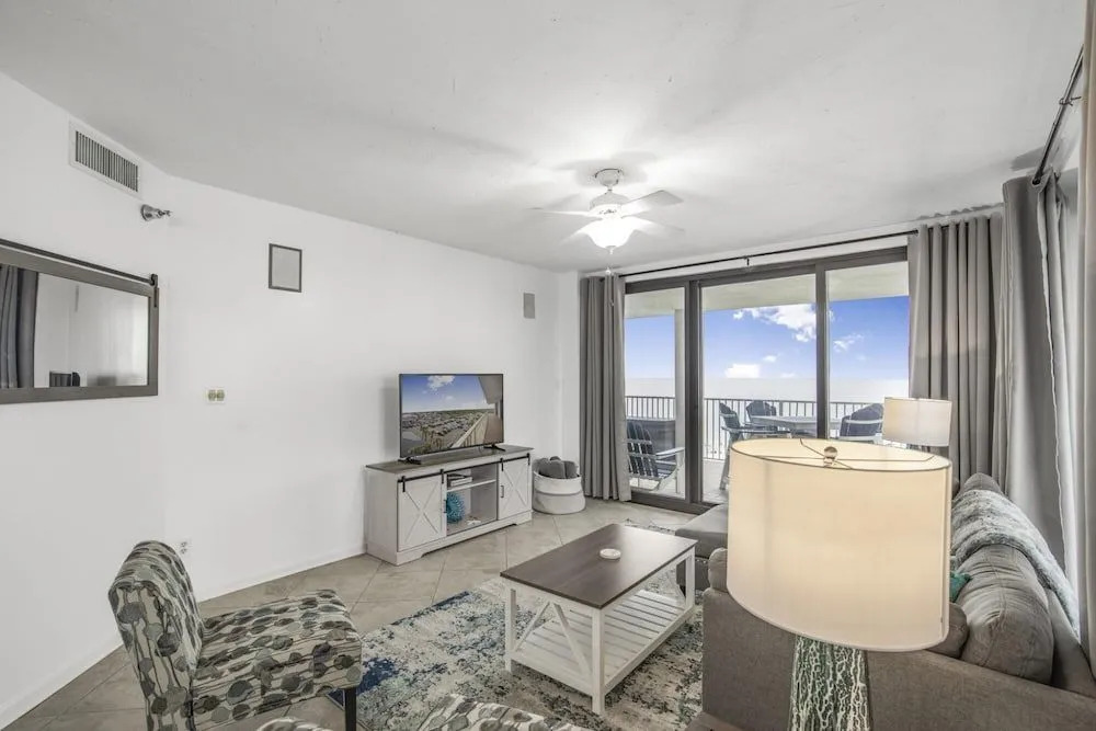 Stunning corner unit in Orange Beach outdoor pool