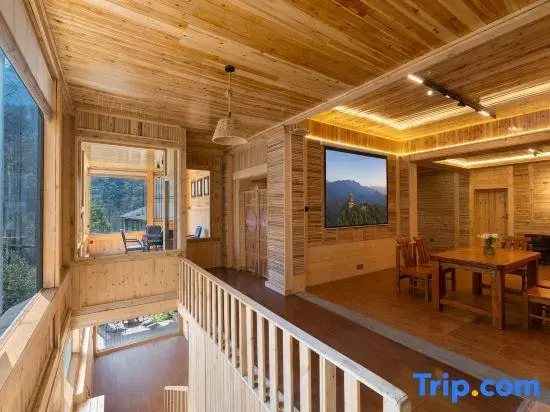 Qingcheng Mountain·Yuan.Qi Wooden House Private Tang Homestay