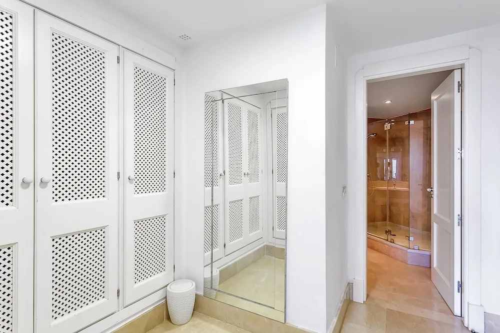 YOLO Spaces - Sotogrande Marina Luxury Apartment