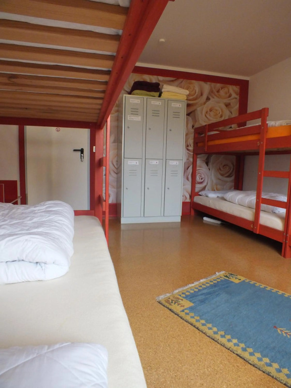 Max Hostel
