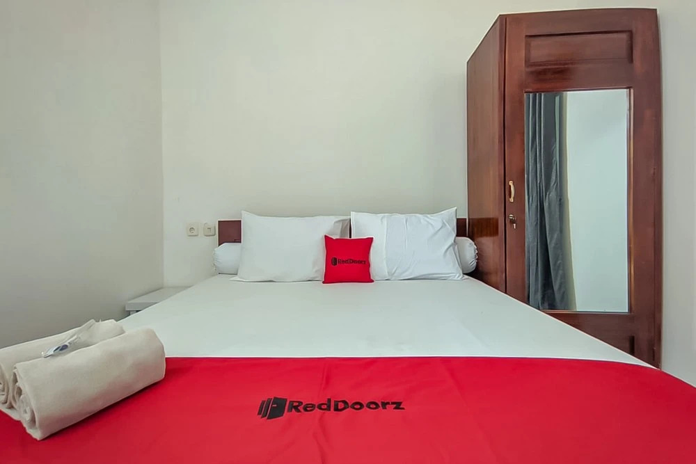 RedDoorz near Universitas Jenderal Soedirman 4