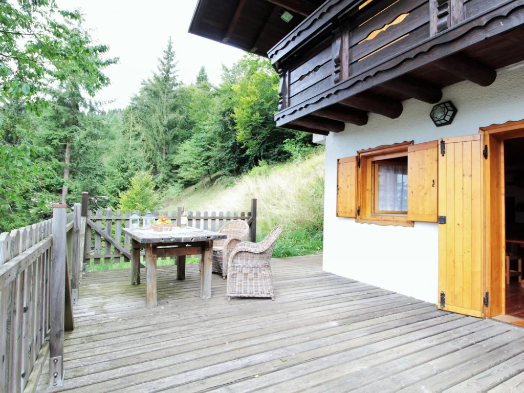 Belvilla by OYO Hilltop Chalet in Lamon With Views