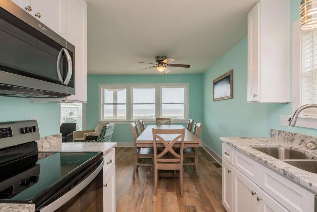 Southern Seabreeze by Oak Island Accommodations