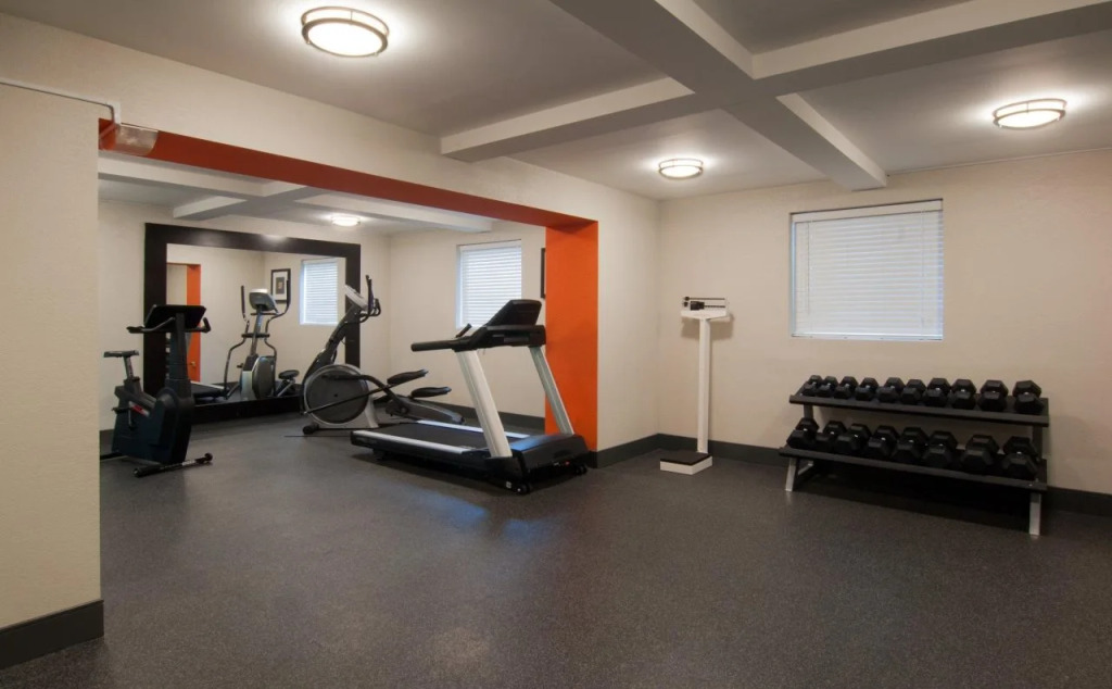 Holiday Inn Express Hotel & Suites Spence Lane by IHG