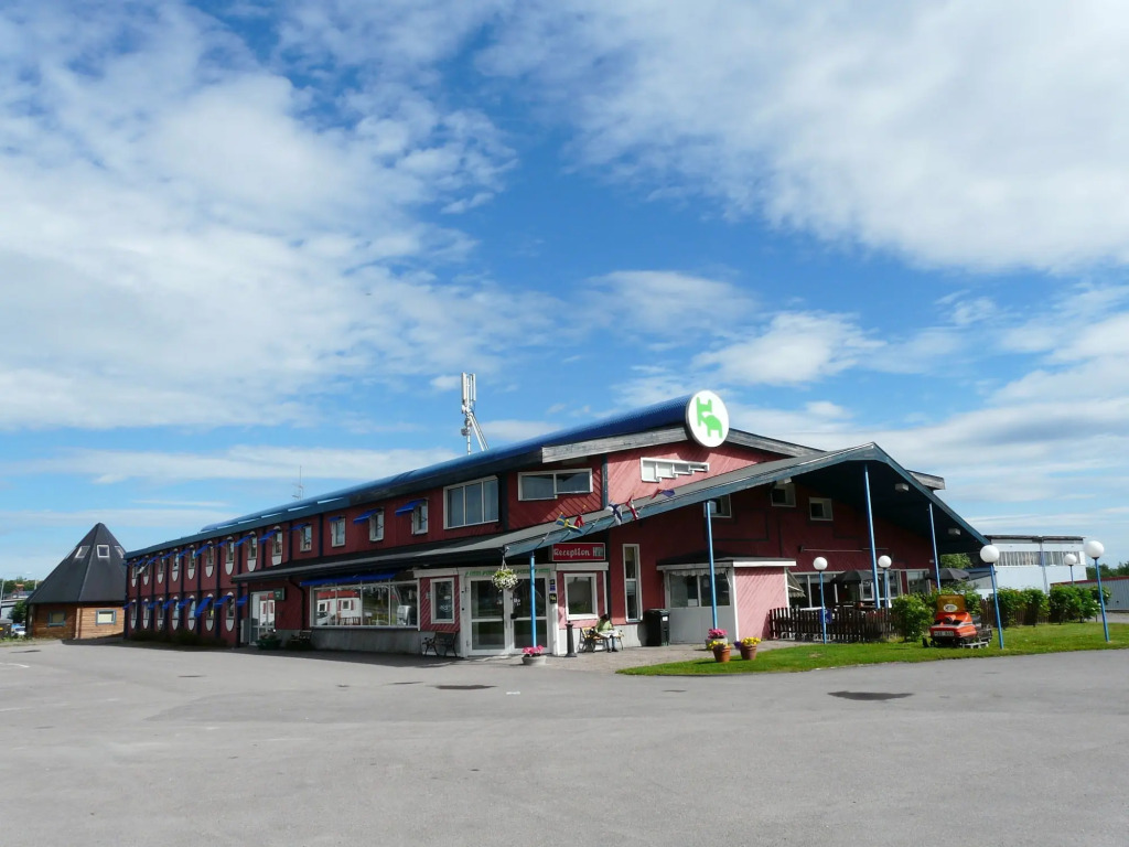 Hotel E-10 by First