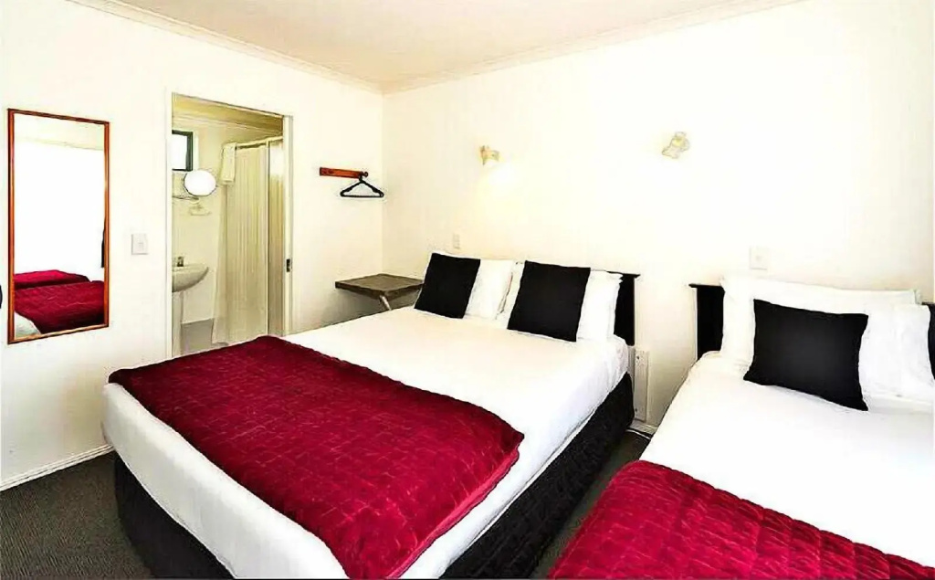 Accolade Lodge Motel