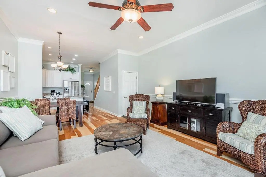 84 Waters Edge - Riverview Townhouse - Pool