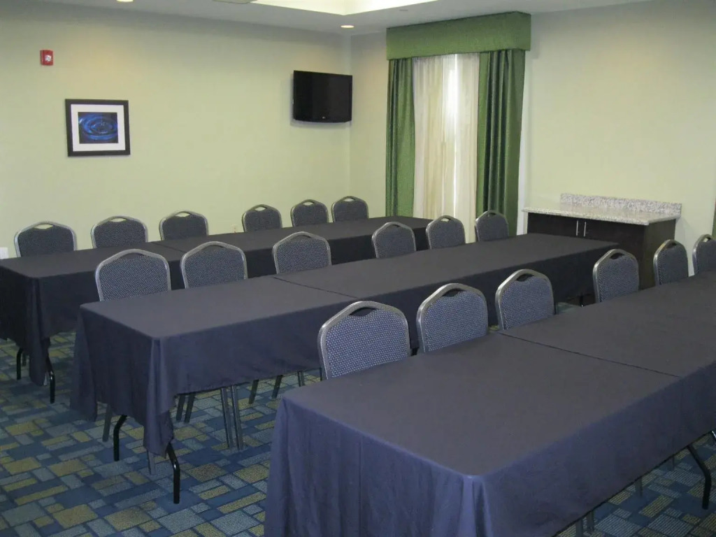 Best Western Plus Carrizo Springs Inn & Suites
