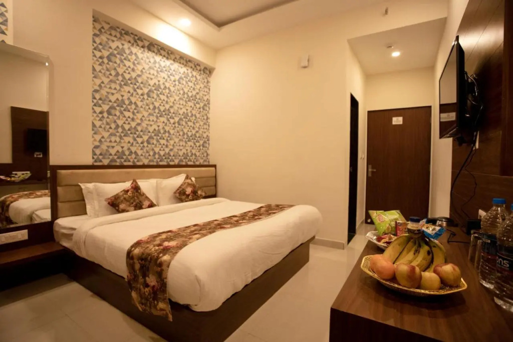 Hotel Bhairav Bagh -100 Mtr from Celebration Mall