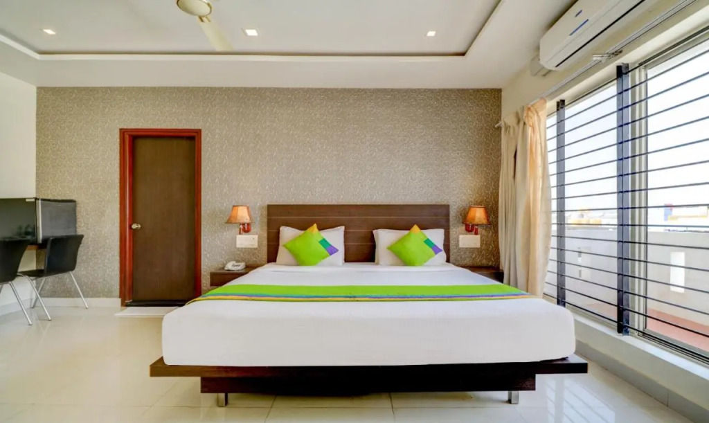 Treebo Orchid, 2.5 kms to Mahatma Gandhi Park