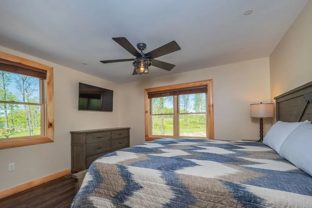 CJs Mountain Lodge
