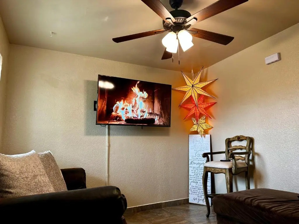 The Rustic @ Paseo de Encinal Dr # 4