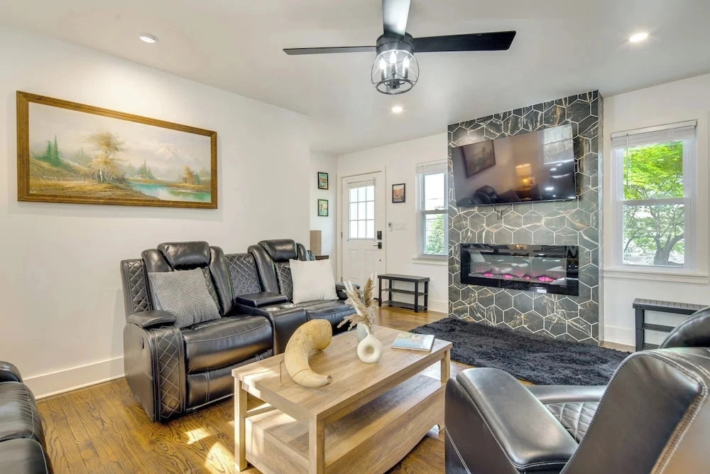 Walk to Osceola Lake! Family-friendly Home