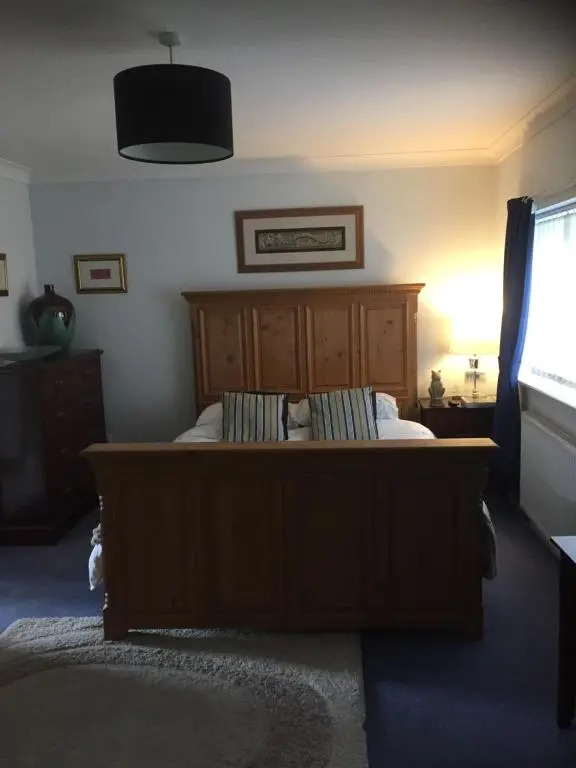 Beautiful private room with Kingsize bed and large private en-suite