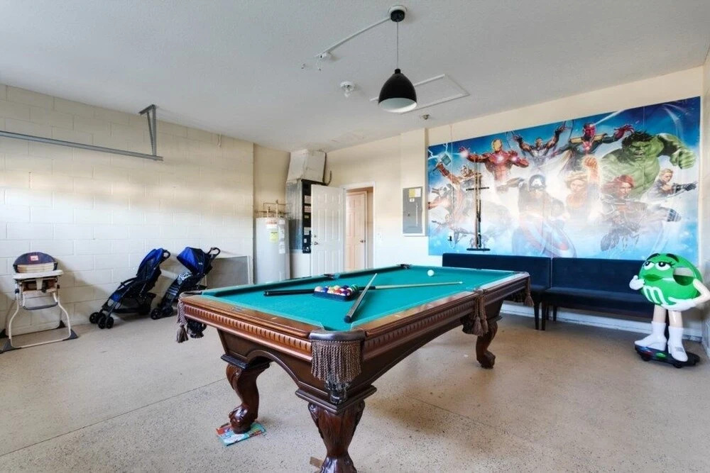Spectacular 5br House - South Facing Pool & Spa 5 Bedroom Villa by Redawning