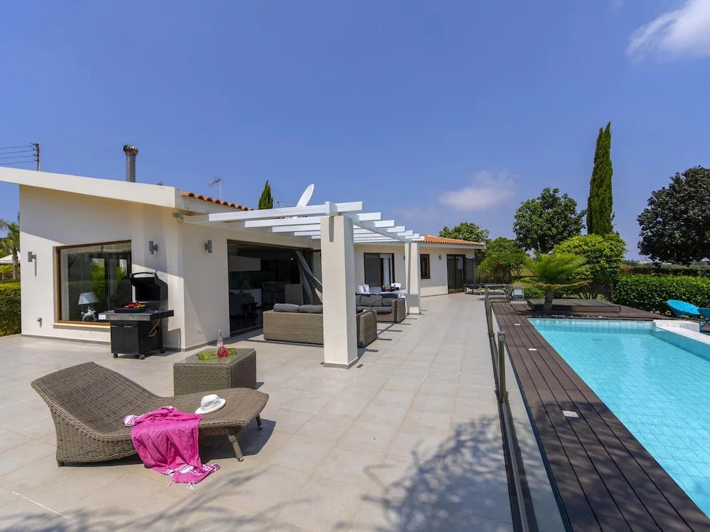 Oscar Domain Villa