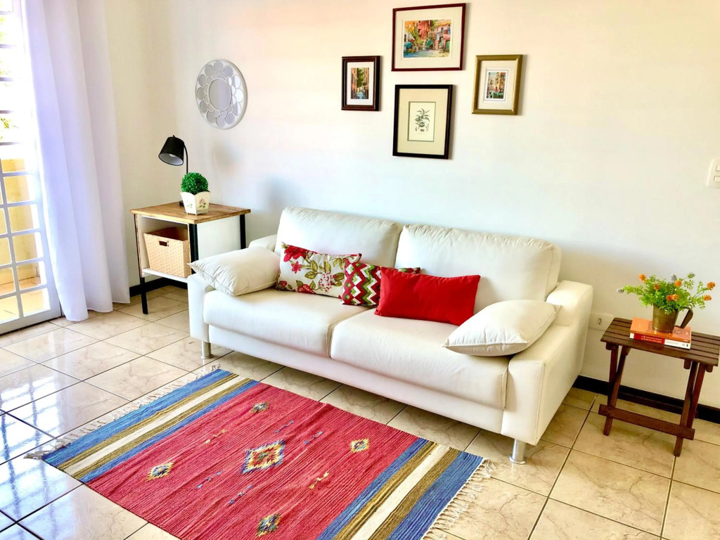 Apartamento Grande - Privado - 3 quartos com 1 suíte