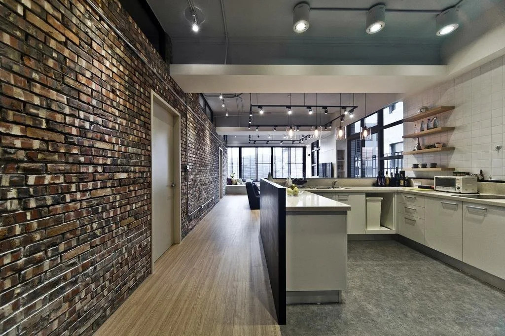 Comma Hostel