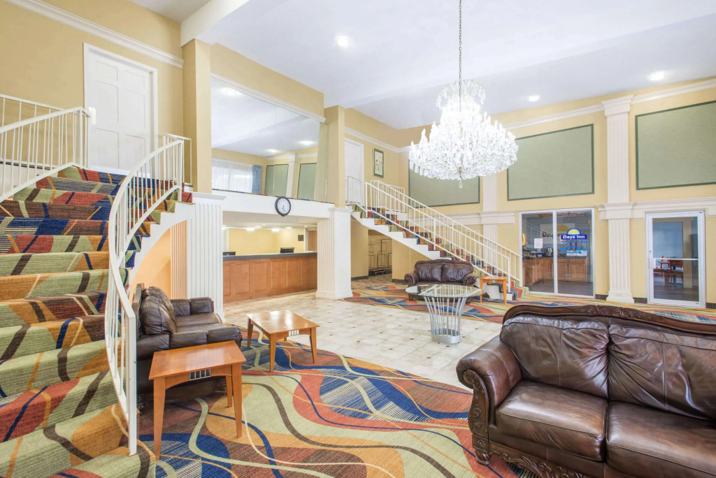 Days Inn by Wyndham Roanoke Hollins Near I-81