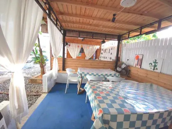 Weizhou Island Xilin Meishu (Shell Beach Shop)