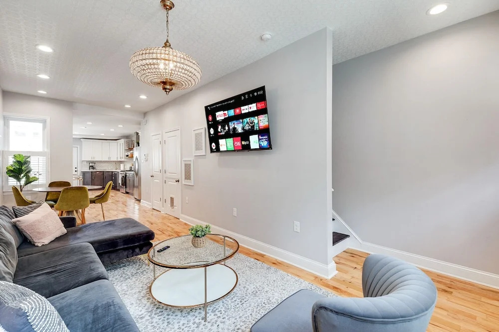 Trendy Fairmount Gem Roof Deck