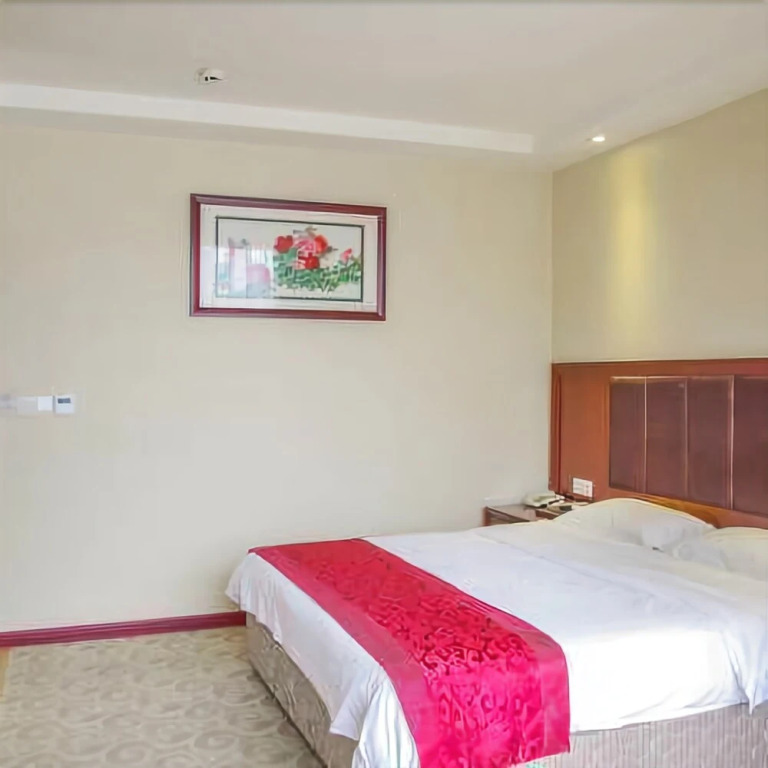 Yading Yizhan Hotel
