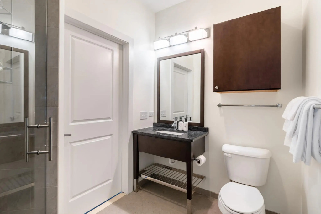 Alexandria Alluring 2BD 2BA Apartment