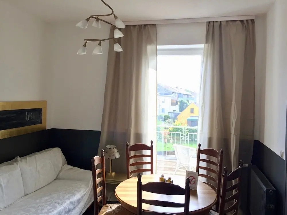 a-domo Apartments Oberhausen - Moderne Wohnungen und Studio Apartments - Gute Anbindung ideal für 1 - 5 Personen