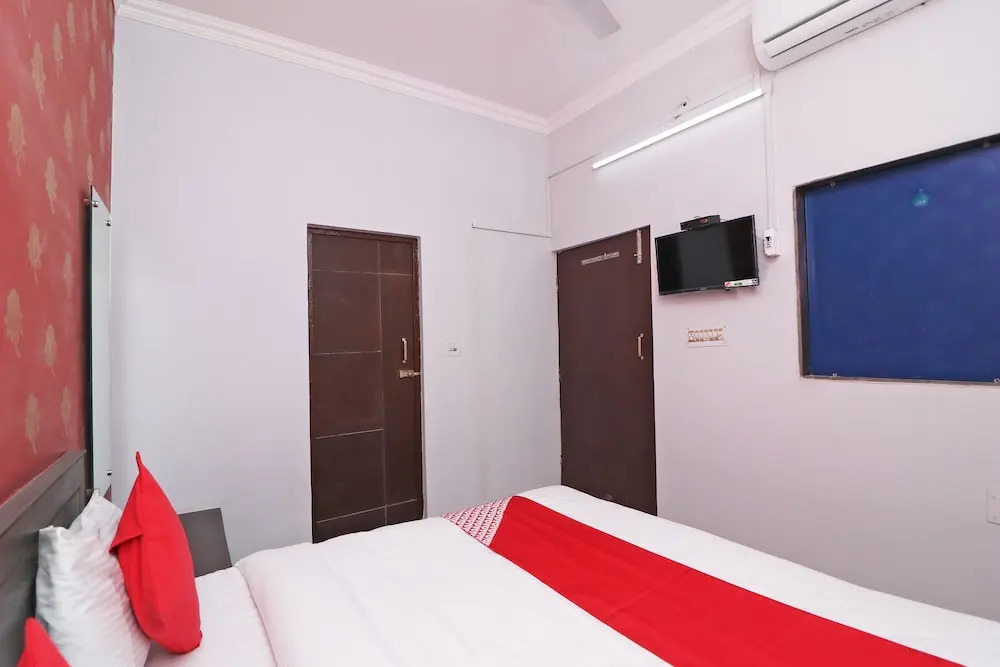 OYO 43997 Hotel Aashiyanaa Palace