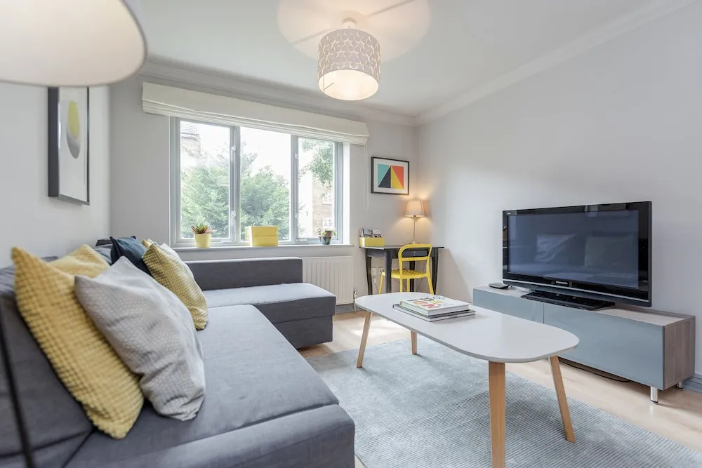 Hoxton 2 Bed Apartment by BaseToGo