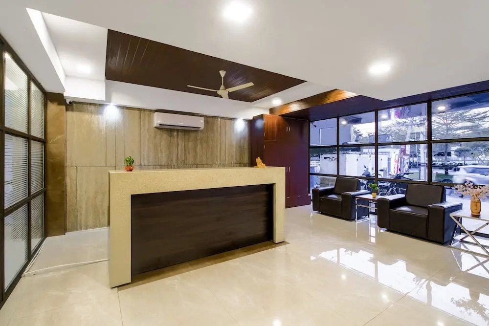 Monday Hotels Swarnas The Capital