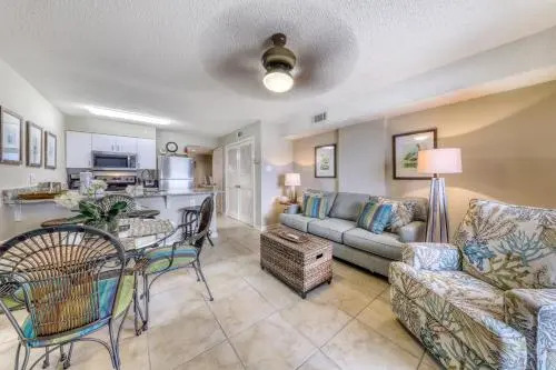 Royal Palms #1006