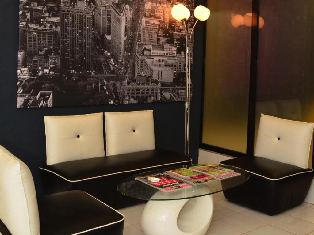 La Pamela Suites