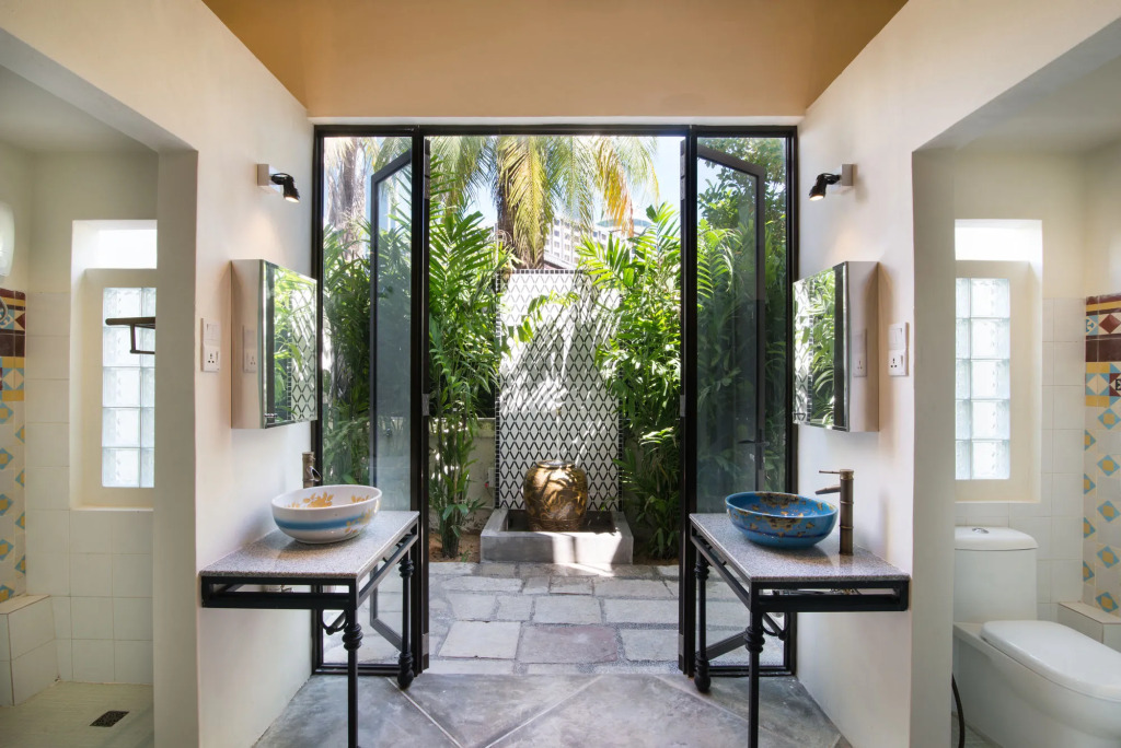 Muntri Mews