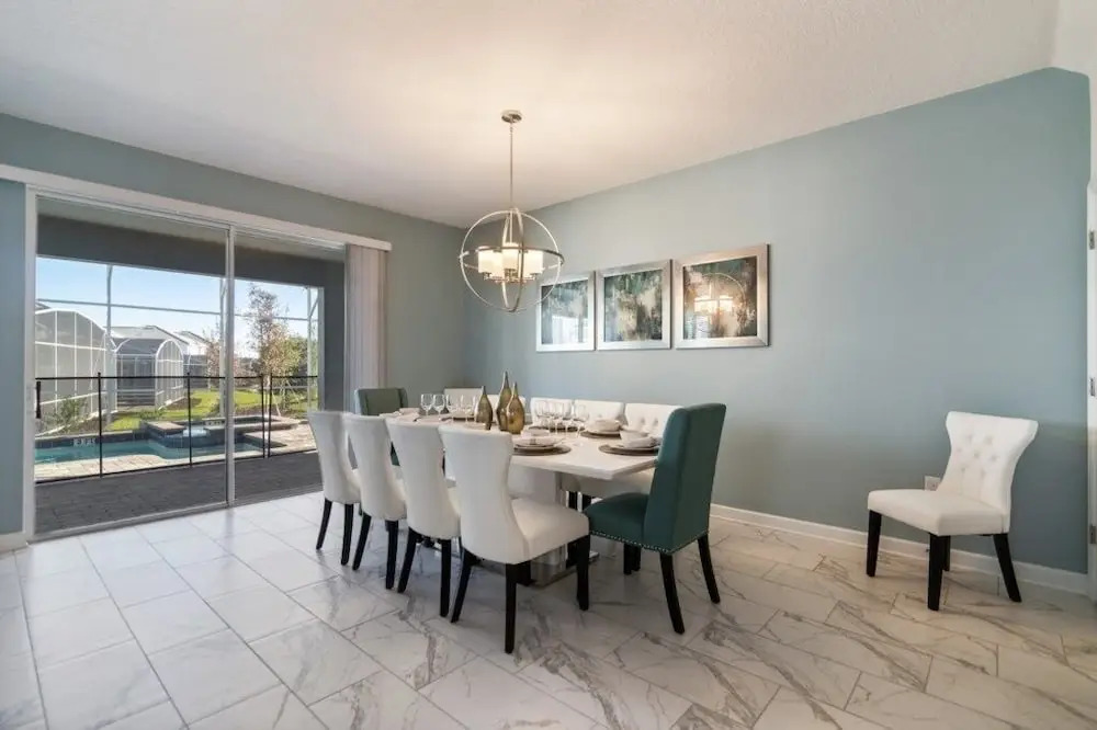 For Large Families 8 Bed With Movie Room! Home