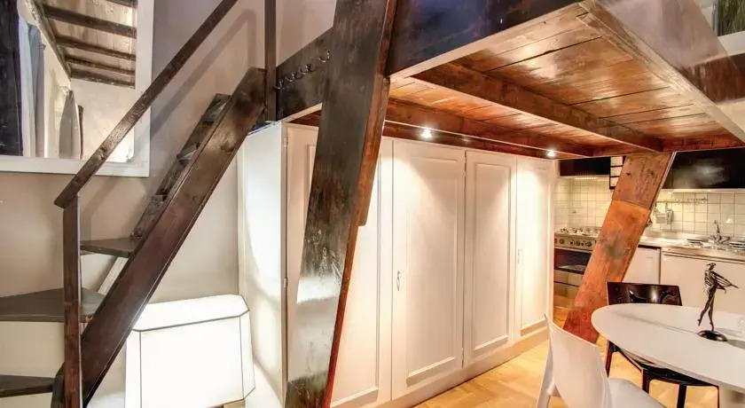 Luxury and Romantic Apartment In Piazza Farnese