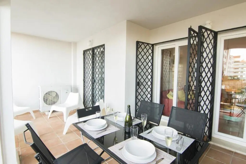 2187-Lovely 2bedrooms with pool and playground