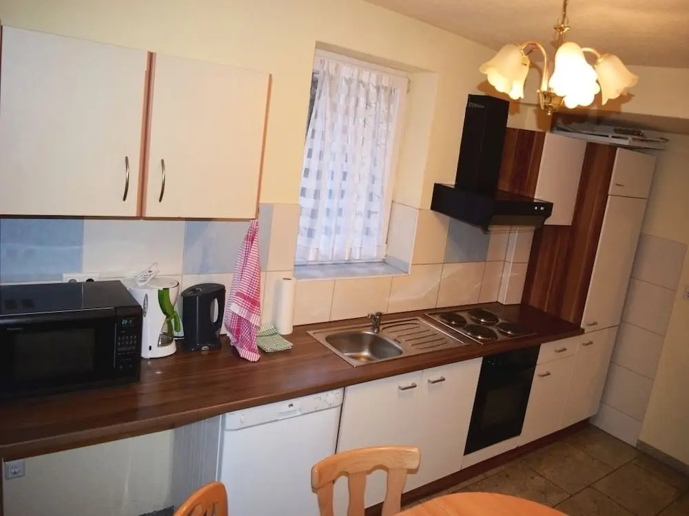 AB Apartment 98