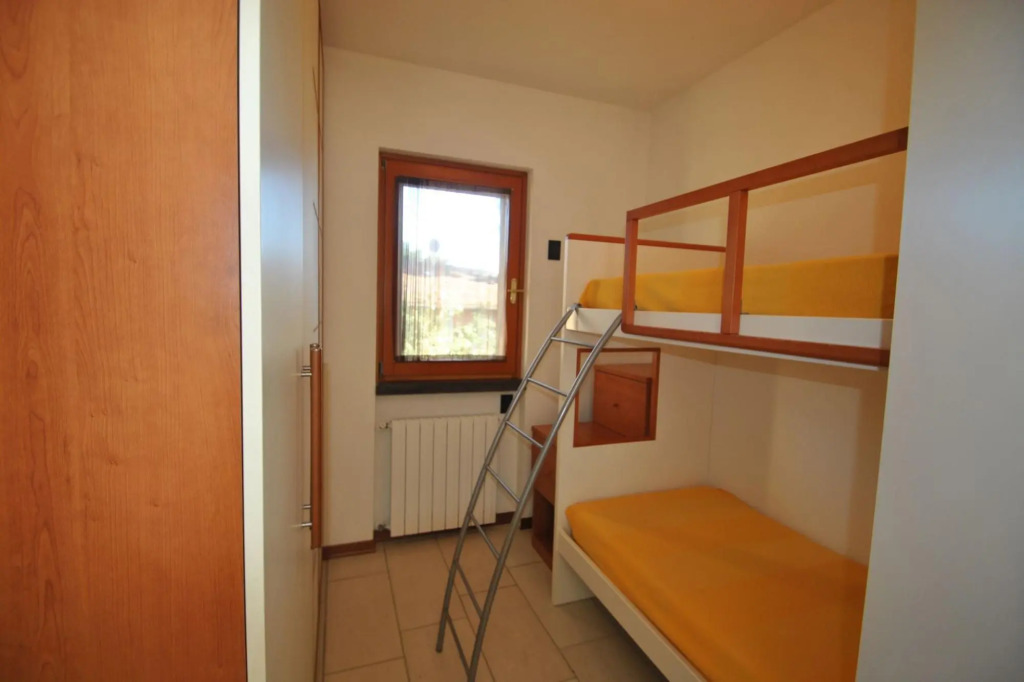 In vacation residence , 40 mt from the sea,apartment for 4-6 people, on the ground floor with a priv-Villa Marina - INT. 1 trilo Scirocco