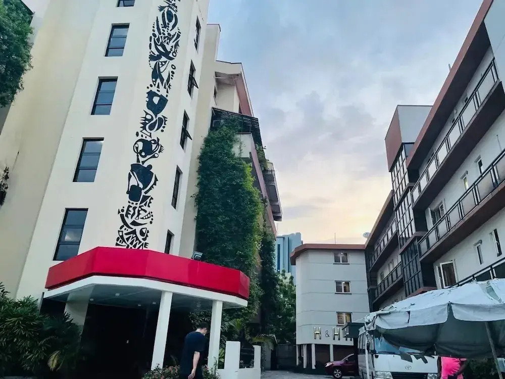 H & H Inn