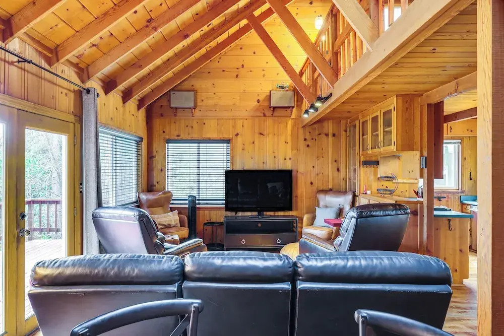 Cozy Mi-Wuk Village Cabin: 18 Mi to Dodge Ridge