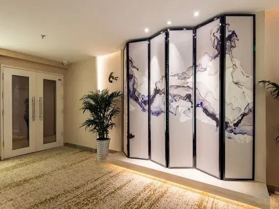 Home Plus Hotel (Chengdu Shuangliu International Airport)