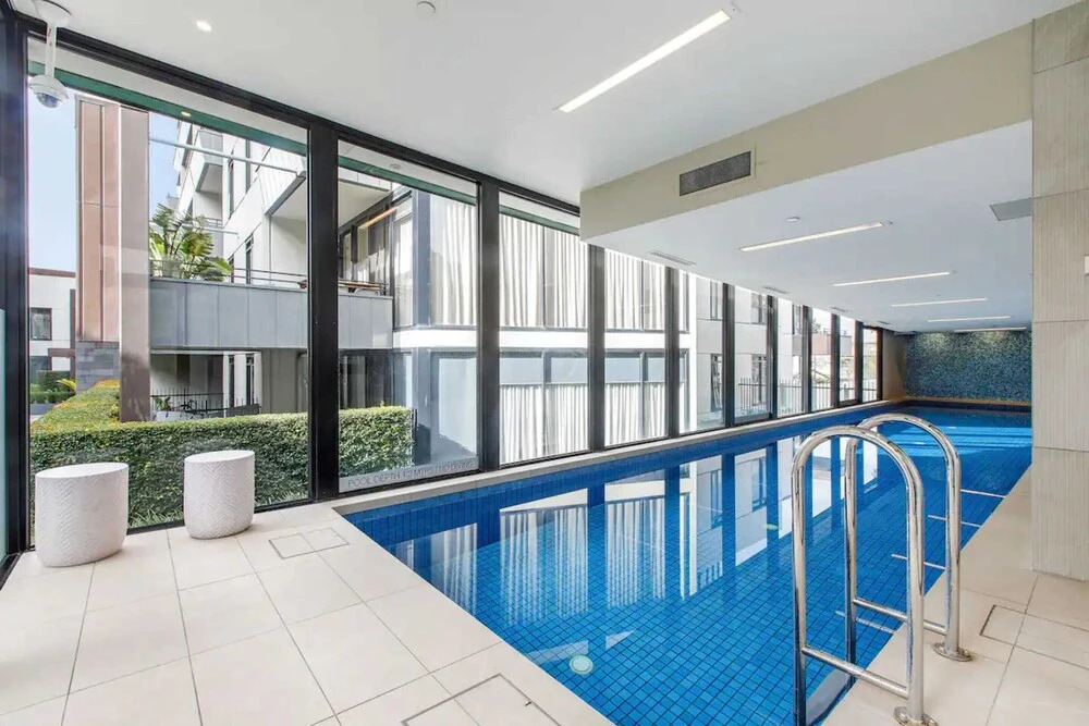 Beautiful 2BR APT With Balcony, Pool and Gym