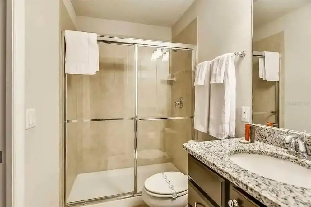 Gorgeous 5Bd w Private Pool Windsor Westside 8893