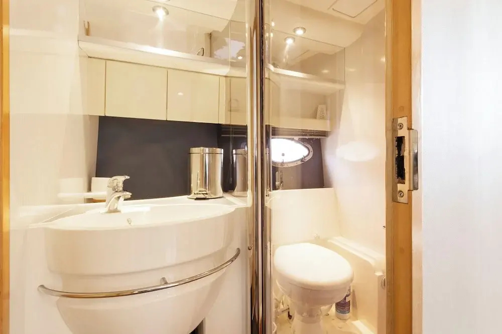 Lux 8Br Thamesfront Villa w Yacht & Sauna