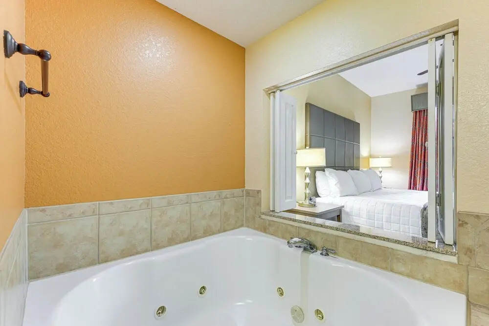 Poolside Bliss & Theme Park Thrills: Orlando Oasis