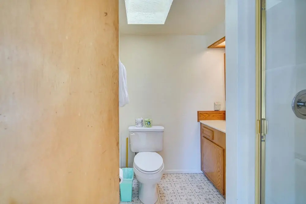 Quaint Big Bear Home w/ Hot Tub: 4 Mi to Skiing!