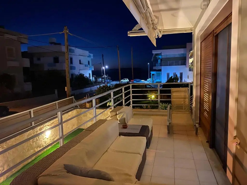 Sunny Villa by the beach Gournes