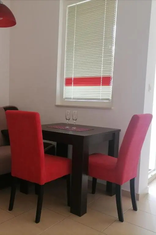 J&J Twins Apartments