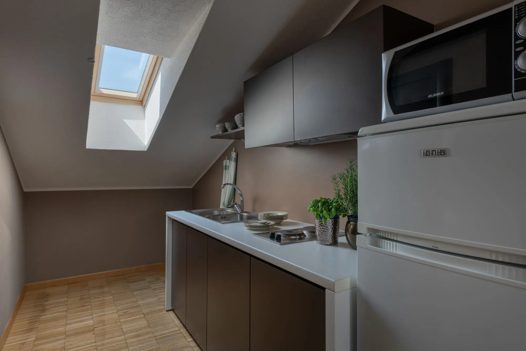 Vialeromadodici Rooms & Apartments